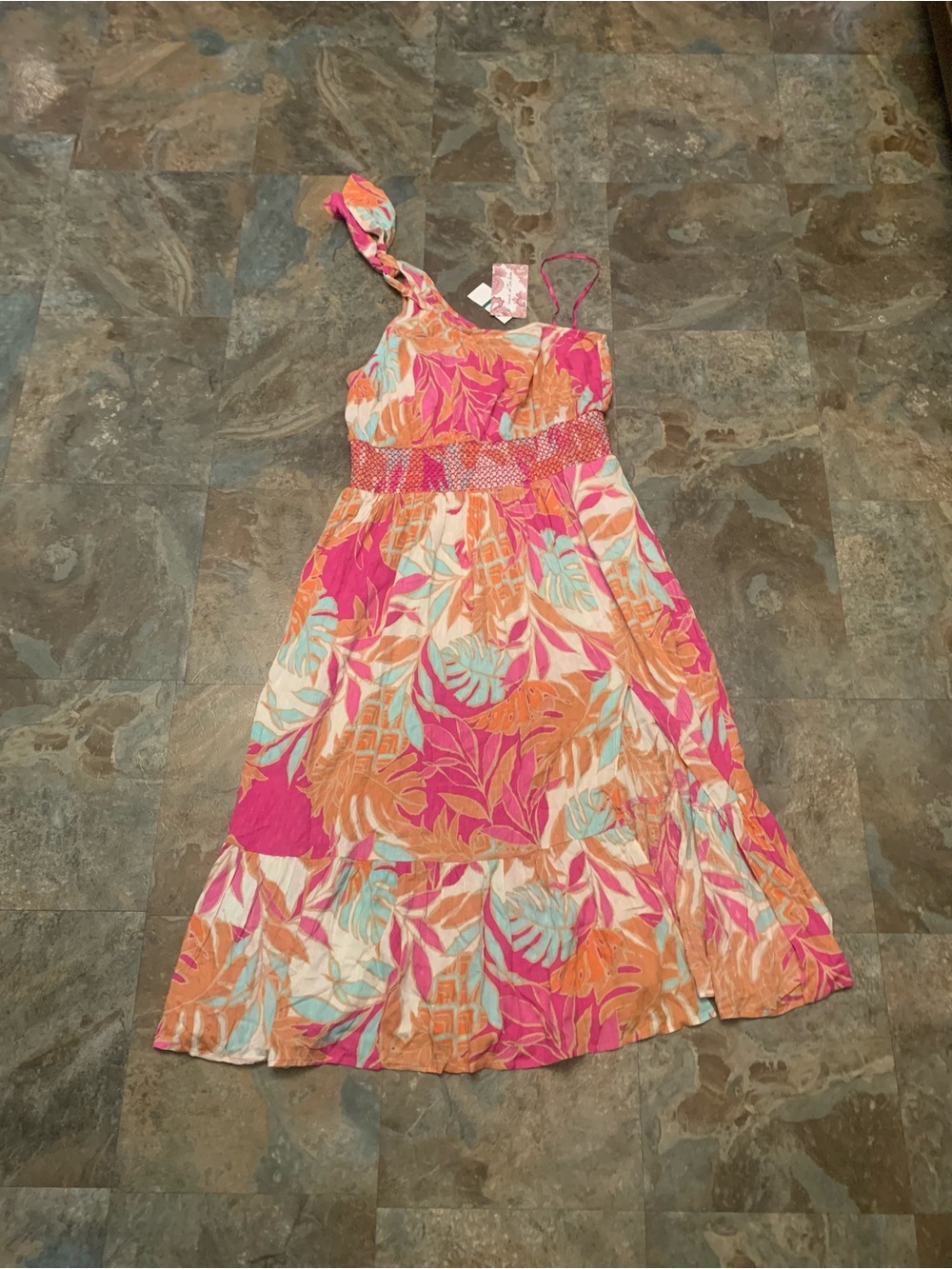 Band of the free tropical dress, size L. NWT